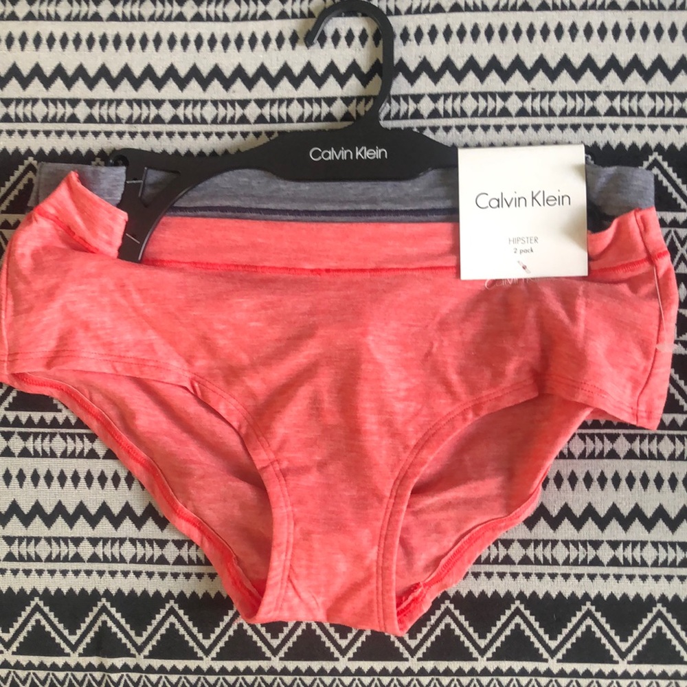 Calvin Klein grey and pink 2 pack hipsters size medium